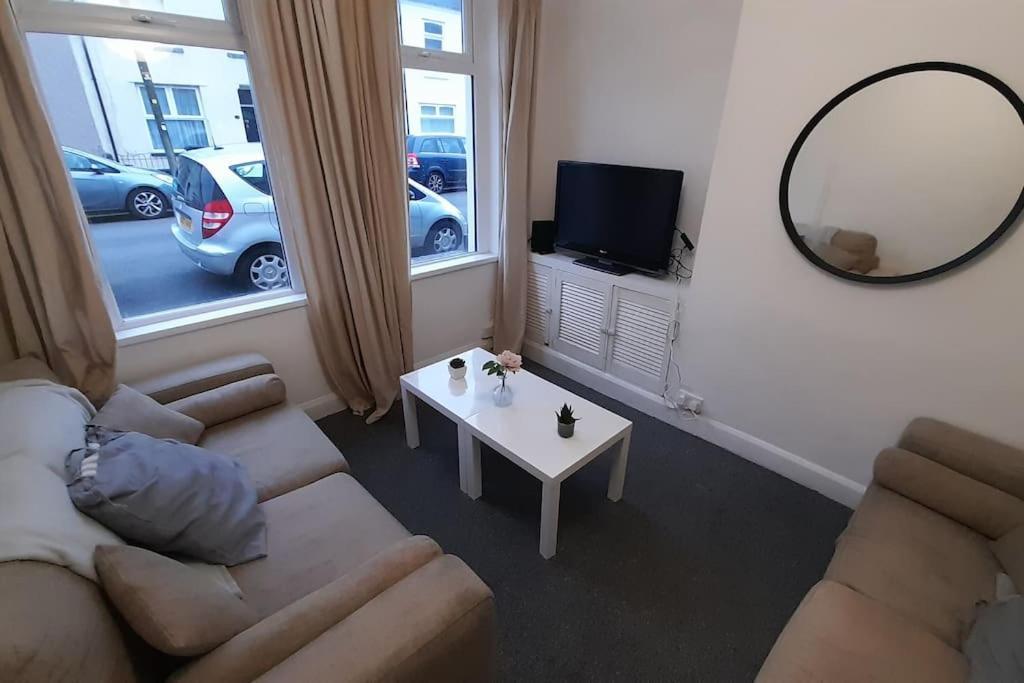 Spacious 4 Bedroom, Free Netflix, Central Location Cardiff Exterior foto