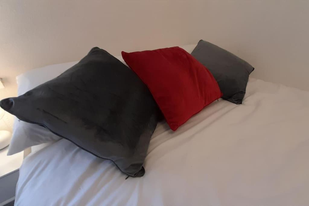 Spacious 4 Bedroom, Free Netflix, Central Location Cardiff Exterior foto