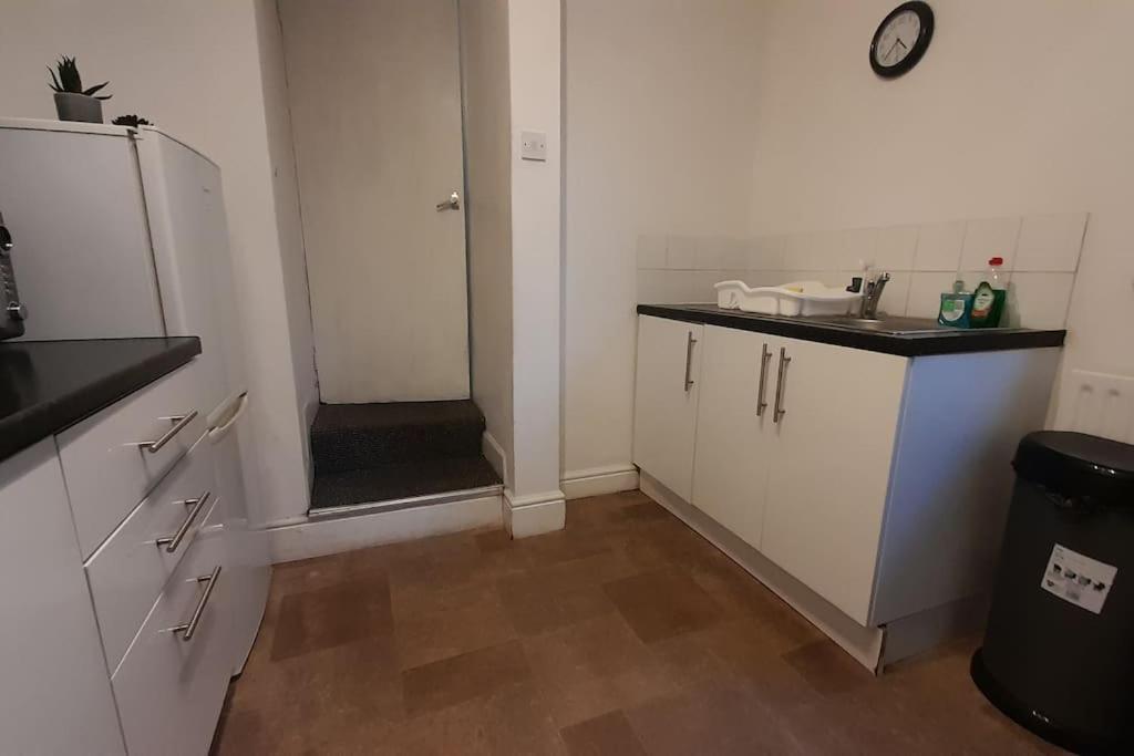 Spacious 4 Bedroom, Free Netflix, Central Location Cardiff Exterior foto
